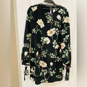 Tie sleeve floral dress